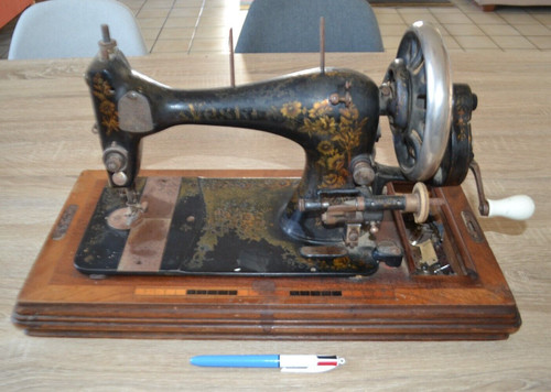 Belle machine coudre - machine,