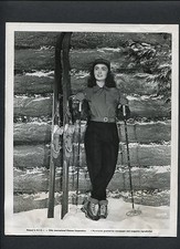 ANN BLYTH WITH SNOW SKIS