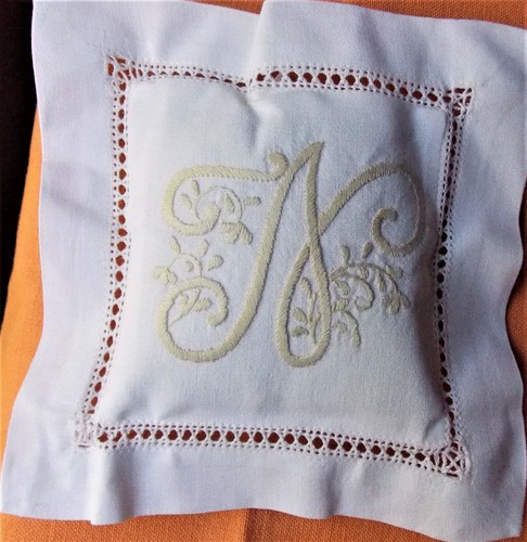 Coussin sachet brode - sachet,