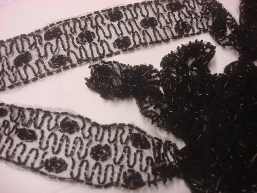 Ancien galon perles jais - de,