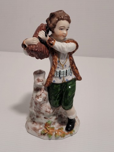 Figurine porcelaine signé - porcelaine,