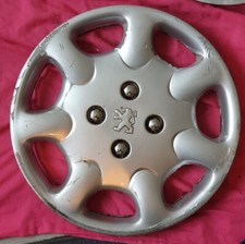Un Enjoliveur Peugeot 306 206