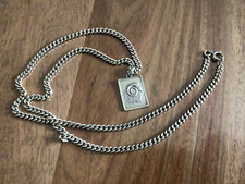 Pendentif avec chaine et