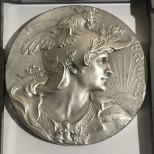 MÉDAILLE EN BRONZE ARGENTÉE BOTTÉE MEDAL ART DIAMÈTRE 50 mm
