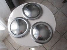 3 ANCIENS ENJOLIVEURS DE ROUE EN METAL CHROME 1950/1960  TRES BON ETAT