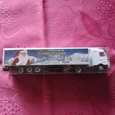 Camion publicitaire MAGASIN QUELLE / emballage original ( enseigne fermé )