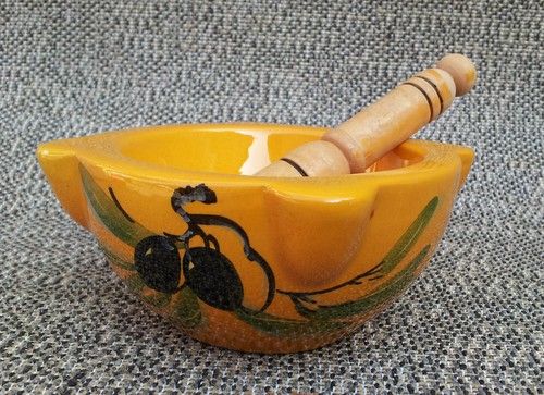 Ancien petit mortier cuisine