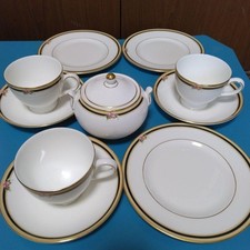 Tasse Wedgwood, 3 soucoupes, 1