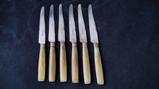 6 Couteaux à fromage ou