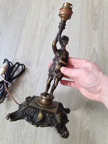 Beau pied lampe - , bronze