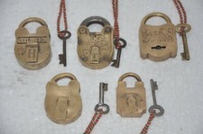 5 PC Vieux Laiton Artisanal Solide Lourd Différent Forme Cadenas