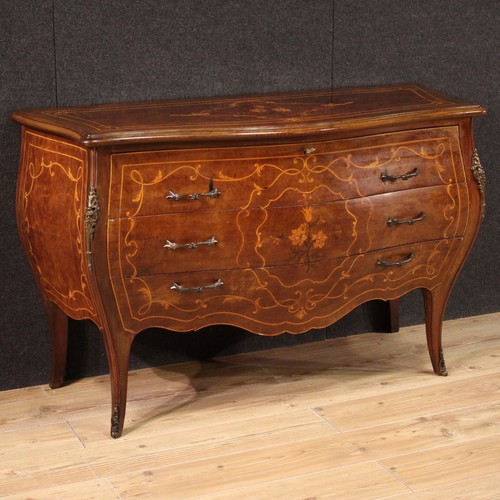 Grande commode style ancien