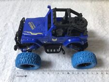 NEUF. Grande voiture à rétro friction. Buggy maxi suspension. Longueur 15 cm.