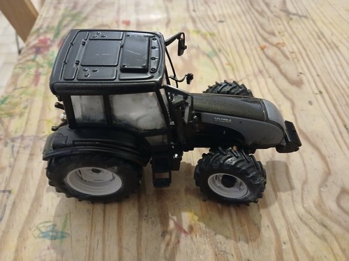 Universal hobbies tracteur - hobbies,