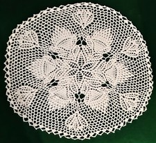 GRAND NAPPERON ROND CENTRE DE TABLE AU CROCHET - 45 CM