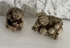 anciens netsukes  en résine 2 pieces Haut. entre 4 et 3.5 cm/7188M0