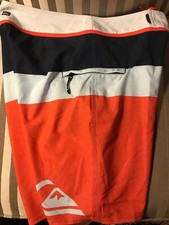 NWT QuickSilver mens Sz 31 x 20 Swimming shorts Trunks Slater