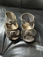 JOLIES CHAUSSURES POUR POUPÉE