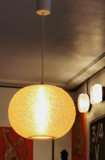 Suspension Vintage Boule en Perspex Granitè couleur dorée Déco Design années 70