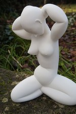 MO13  FIGURINE STATUETTE