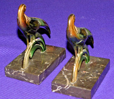 BELLE PAIRE DE SERRE LIVRES ART DECO FAISANS IRISES SUR SOCLE MARBRE BEL ETAT