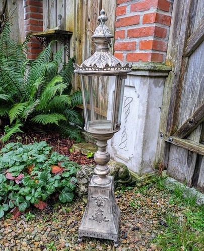 Grande lanterne sur pied - lanterne,