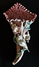 Vase cornet bouquetière barbotine rose oiseau et fleurs