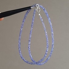 collier raffiné pierre