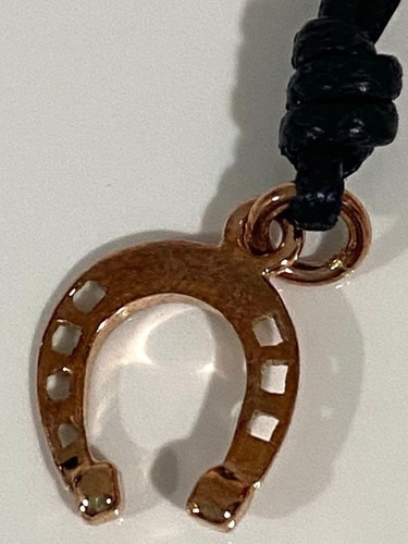 Collier pendentif mini fer - , à