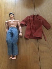 Action Joe agent avec tenue