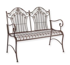 Un banc de jardin en fer -