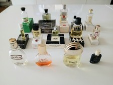 Lot N°7 de 14 miniatures de parfum. Anciennes.