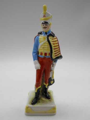 Cm figurine - (,