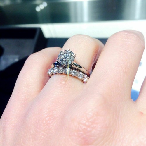 Bague mariée ronde sertie - bague,