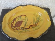 Magnifique grand plat en faïence de Marseille signé V. YAR