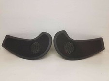 Cache enceinte tableau de bord