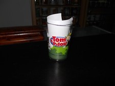 Verre Tom et Pilou, avec un frisbee.