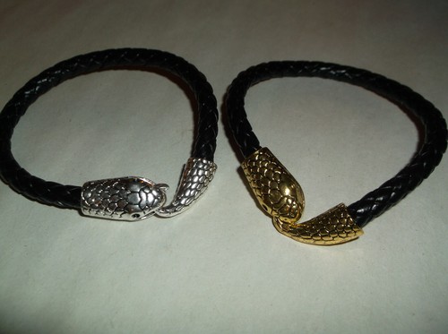 Ouroboros snake eating - eating, it's