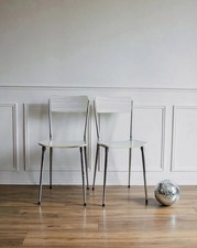 Alma, la chaise en formica