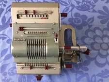 Calculatrice mécanique BRUNSVIGA Modèle 13RK