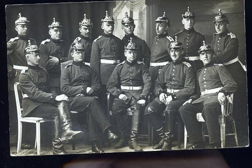 Casques pointes militaires - casques,