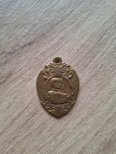 Ancienne médaille gloire aux - ancienne,