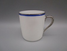 Tasse a café ancienne en porcelaine de Limoges