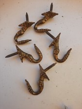 5 gonds  crosse patère