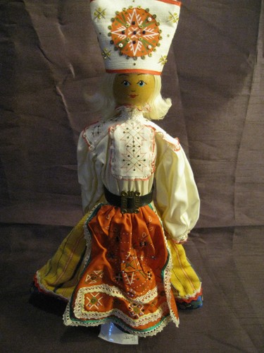 Poupée folklorique bois et - folklorique,