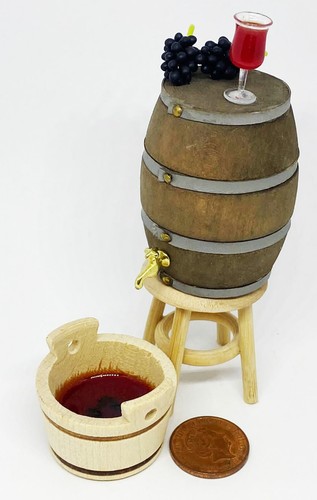 Poupées maison bordeaux - poupées,