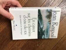 JEAN RASPAIL en canot sur les