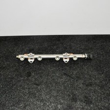 Rail d'alimentation en