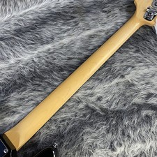 Guitare basse électrique