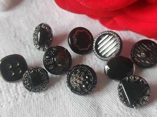 Lot boutons anciens en - anciens,